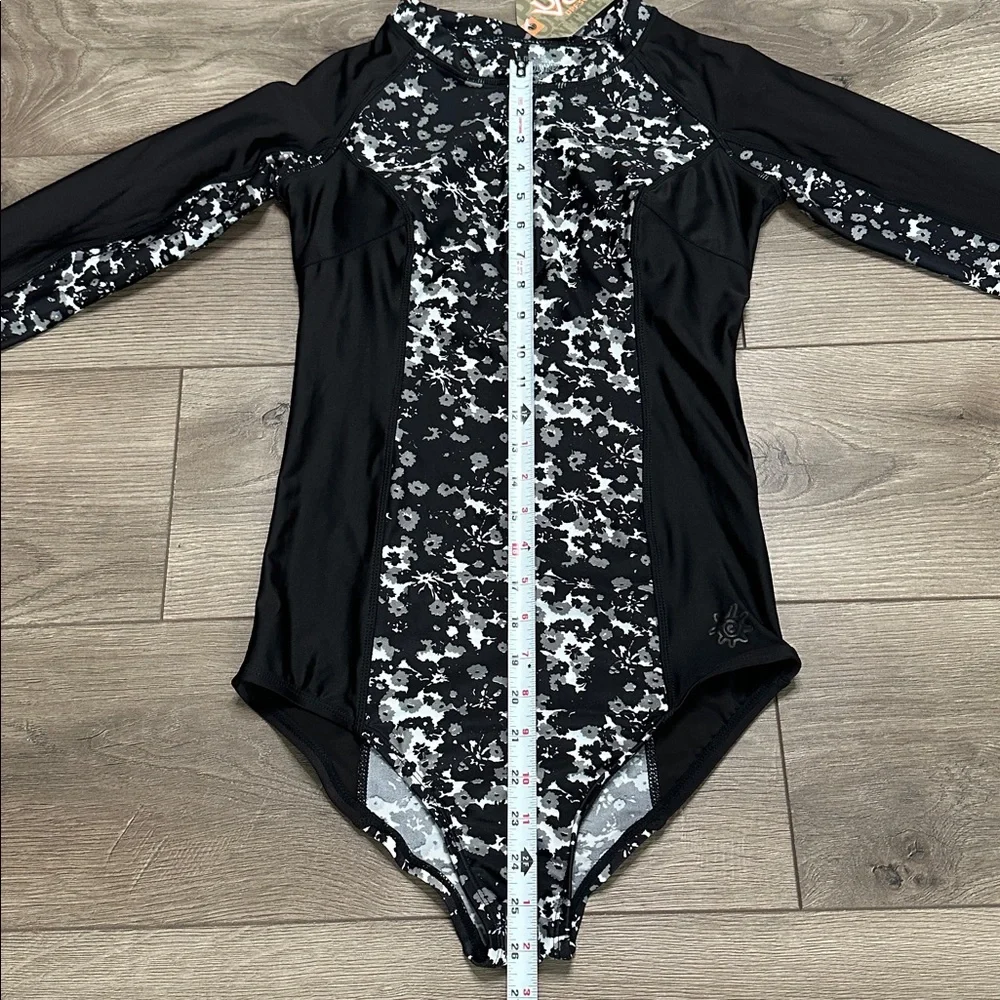 UV Skinz Half Zip Long Sleeve Rashguard Thumbhole Swimsuit Black White Floral S - Picture 10 of 13